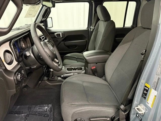 2026 Jeep JT Gladiator - Image 5 of 24