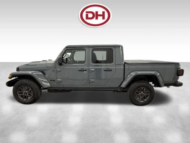 2026 Jeep JT Gladiator - Image 9 of 24