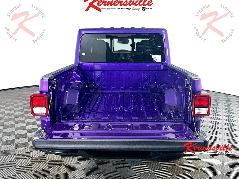 2026 Jeep JT Gladiator - Image 16 of 21