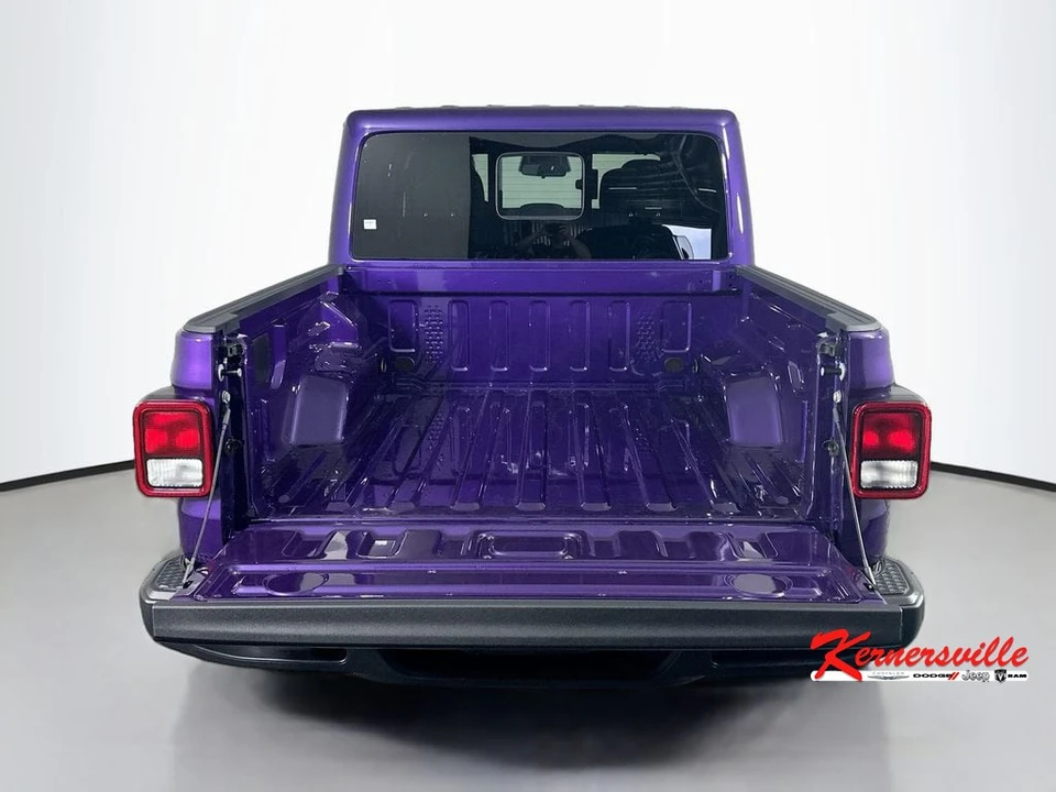 2026 Jeep JT Gladiator - Image 16 of 21