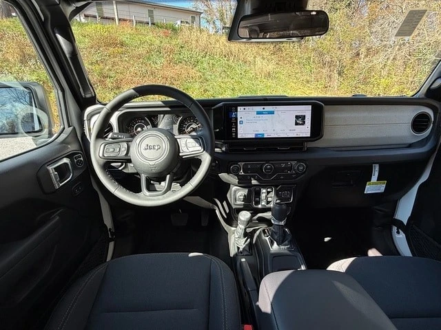 2026 Jeep JT Gladiator - Image 12 of 29