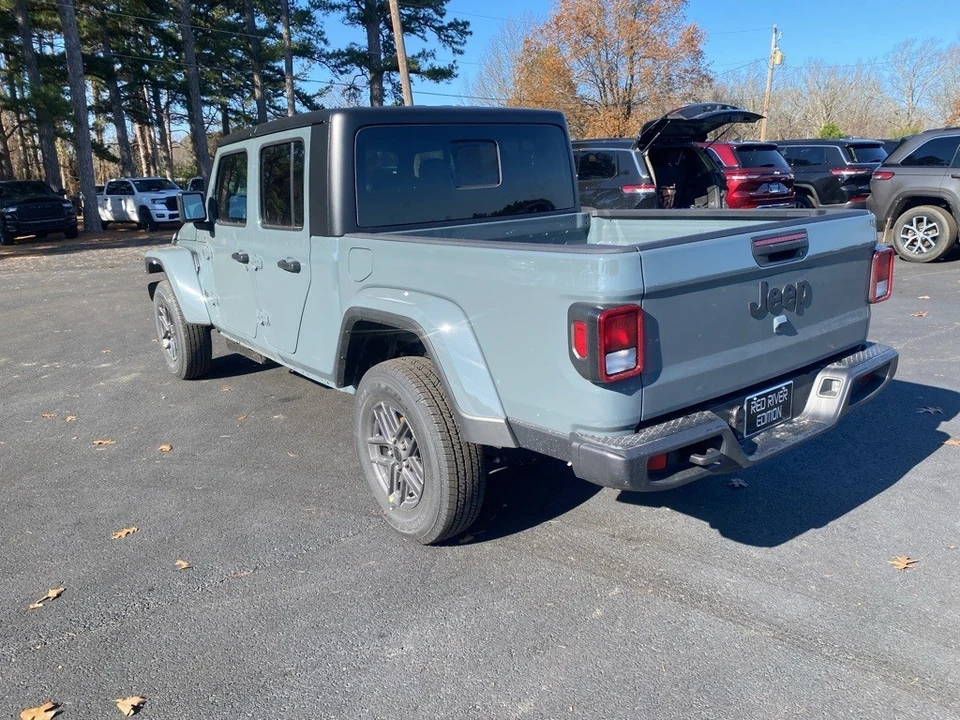 2026 Jeep JT Gladiator - Image 7 of 12