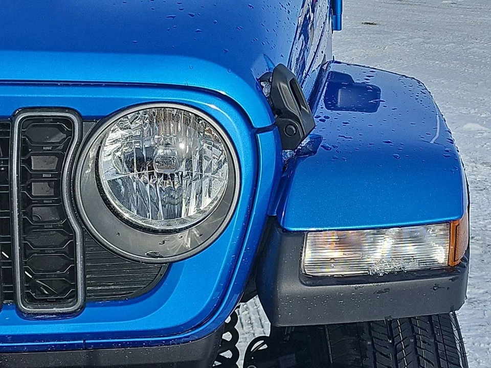 2026 Jeep JT Gladiator - Image 18 of 21