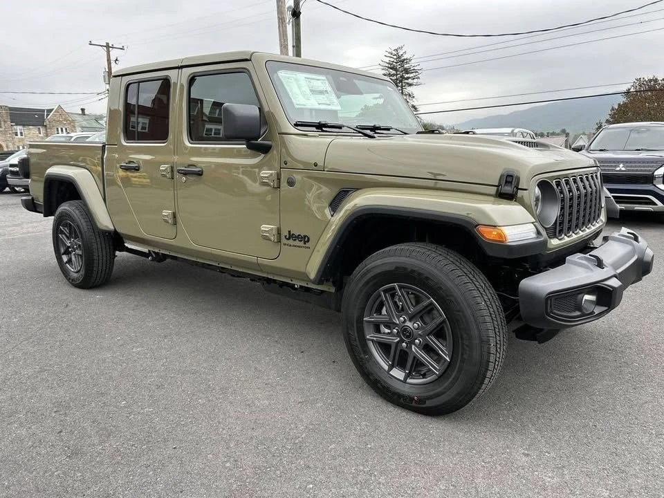 2026 Jeep JT Gladiator - Image 3 of 5