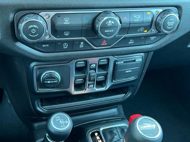 2026 Jeep JT Gladiator - Image 12 of 18