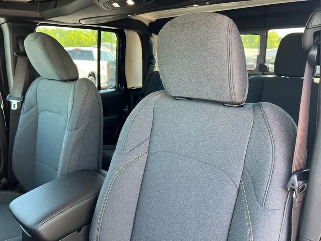 2026 Jeep JT Gladiator - Image 7 of 18