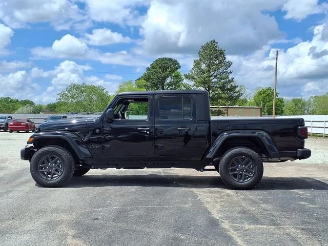 2026 Jeep JT Gladiator - Image 17 of 20
