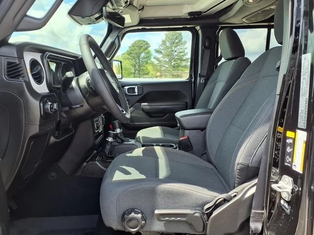 2026 Jeep JT Gladiator - Image 13 of 20