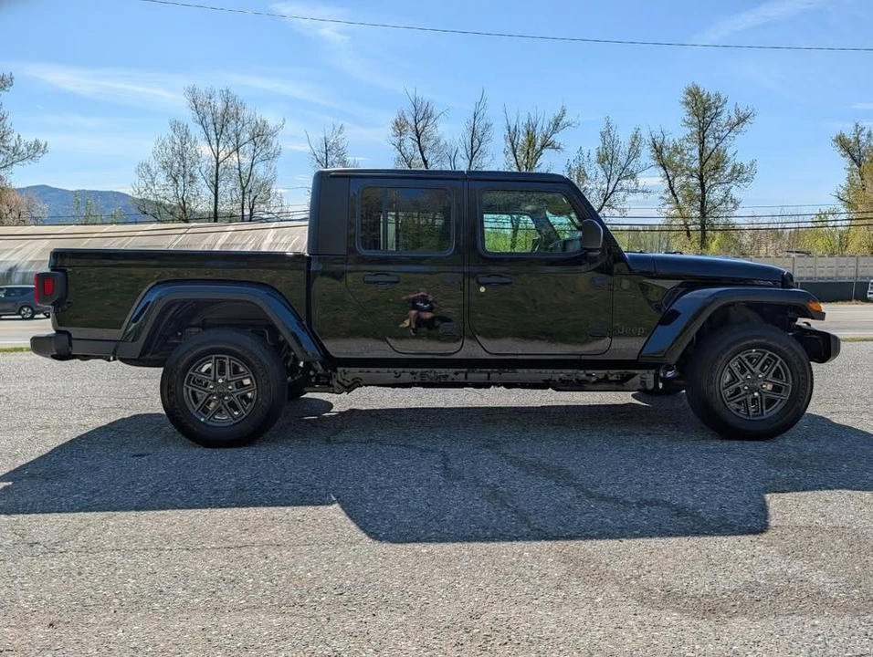 2026 Jeep JT Gladiator - Image 7 of 20
