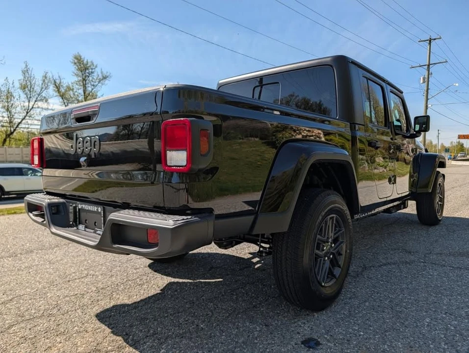 2026 Jeep JT Gladiator - Image 6 of 20
