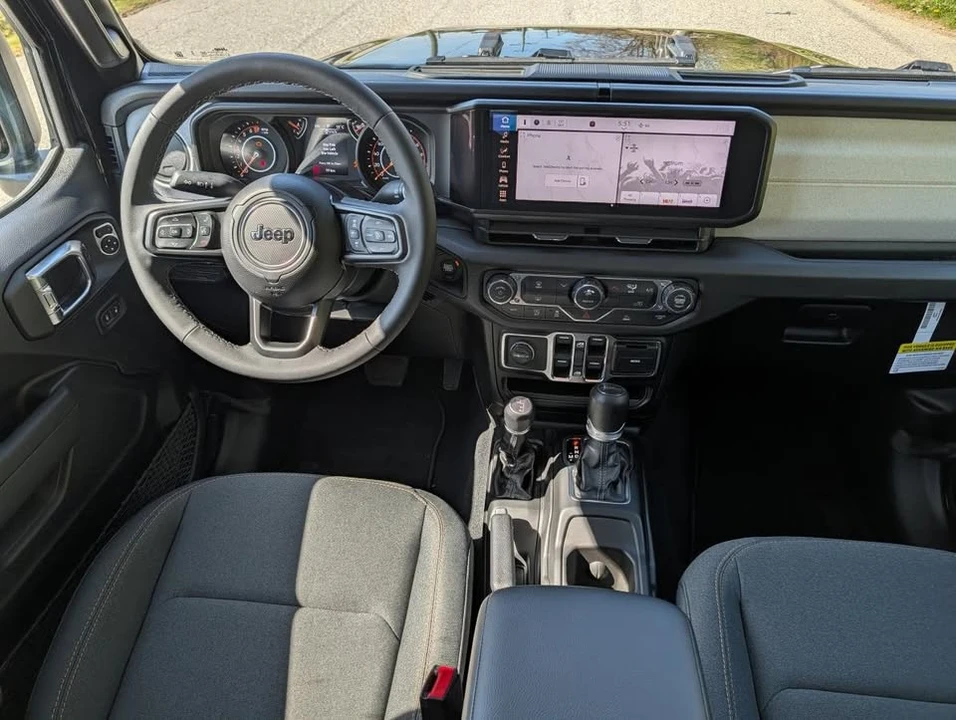 2026 Jeep JT Gladiator - Image 16 of 20