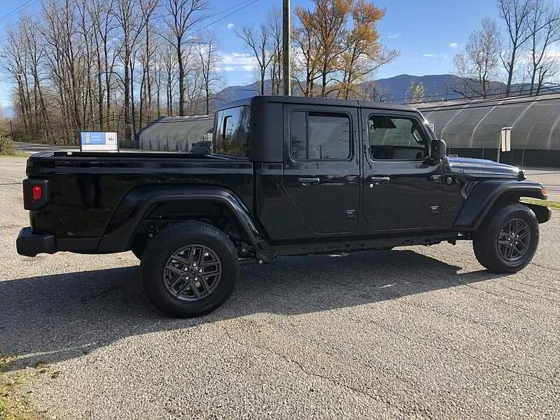 2026 Jeep JT Gladiator - Image 5 of 17