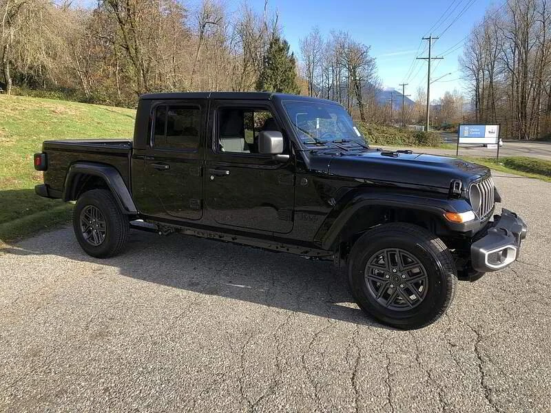 2026 Jeep JT Gladiator - Image 4 of 17