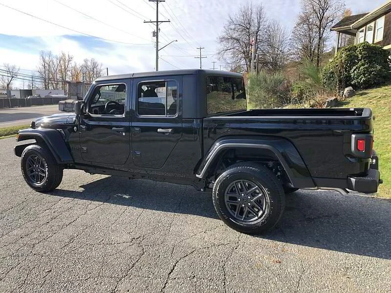 2026 Jeep JT Gladiator - Image 2 of 17
