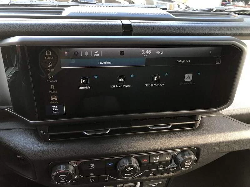2026 Jeep JT Gladiator - Image 10 of 17