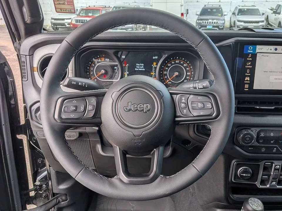 2026 Jeep JT Gladiator - Image 16 of 20