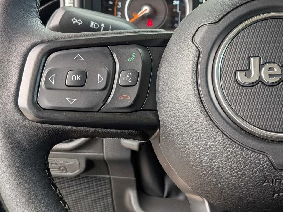2026 Jeep JT Gladiator - Image 17 of 20