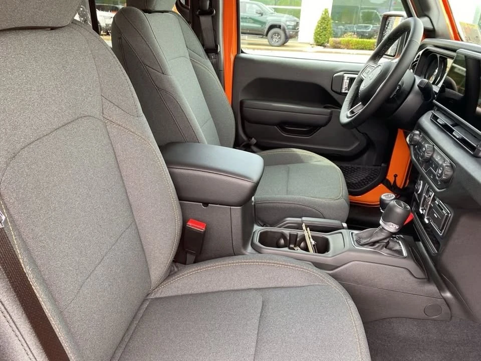 2026 Jeep JT Gladiator - Image 9 of 19