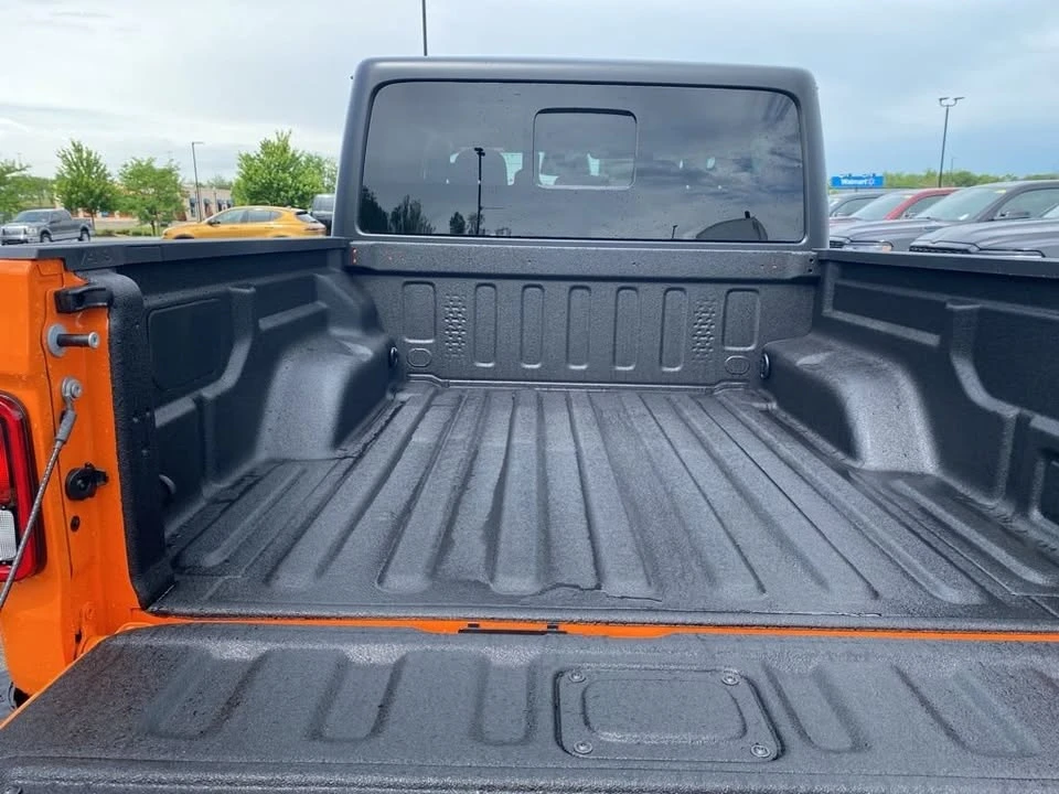 2026 Jeep JT Gladiator - Image 13 of 19