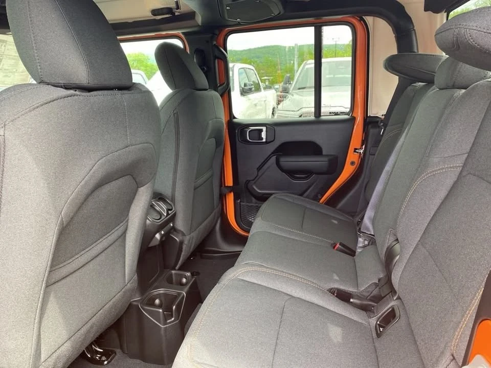 2026 Jeep JT Gladiator - Image 14 of 19