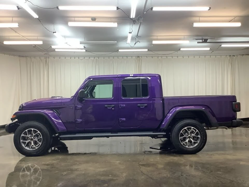 2026 Jeep JT Gladiator - Image 9 of 20