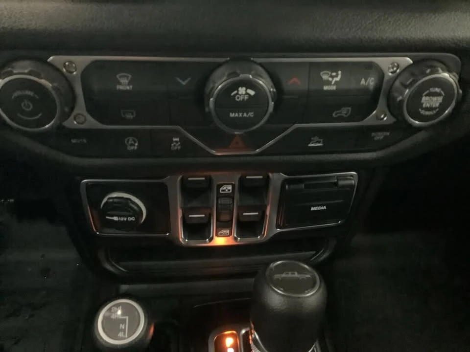 2026 Jeep JT Gladiator - Image 16 of 20