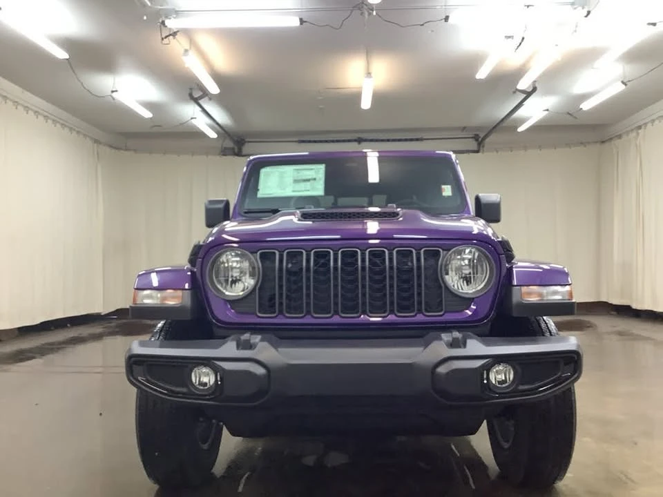 2026 Jeep JT Gladiator - Image 10 of 20