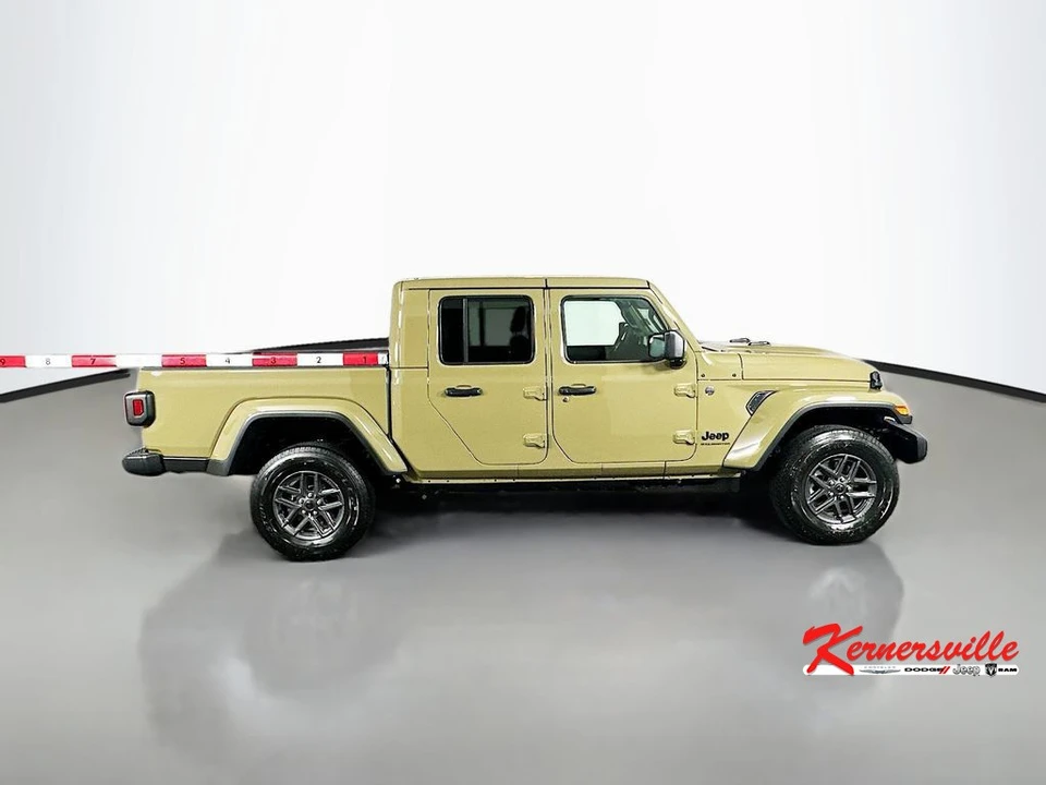 2026 Jeep JT Gladiator - Image 8 of 21