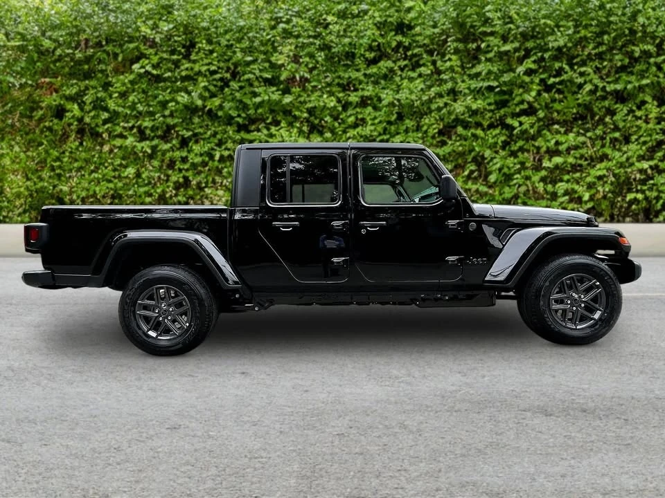 2026 Jeep JT Gladiator - Image 8 of 9