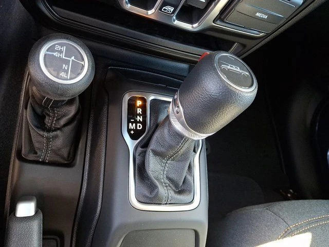 2026 Jeep JT Gladiator - Image 15 of 20