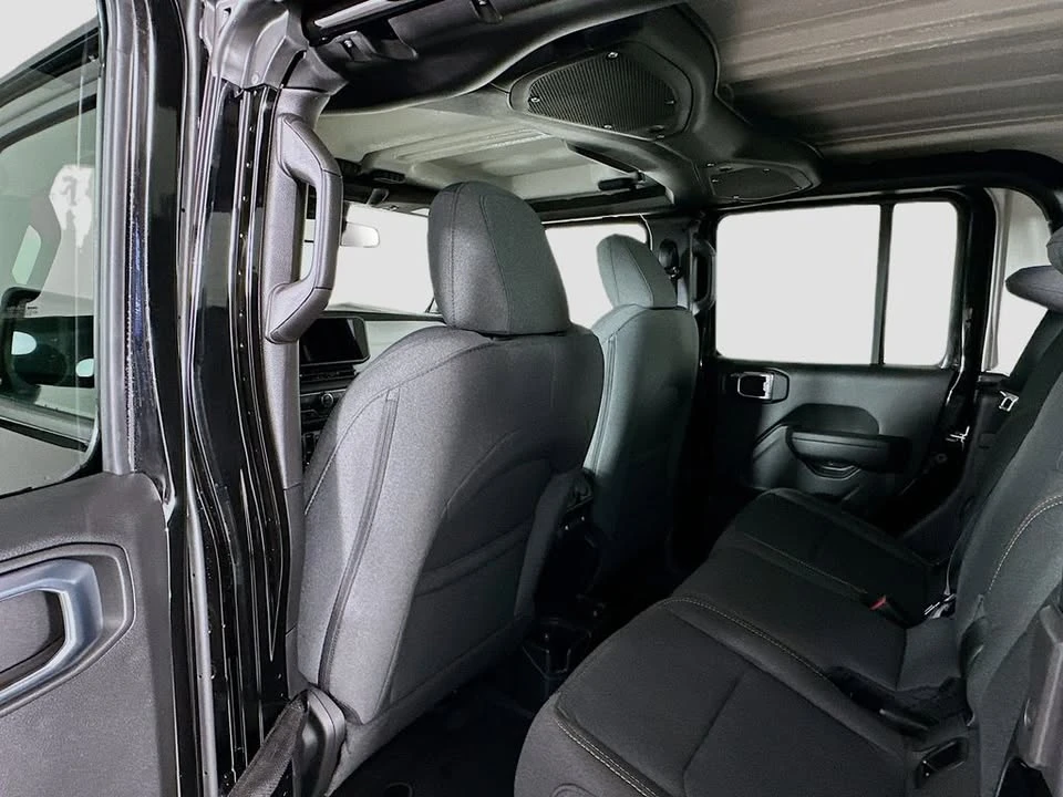 2026 Jeep JT Gladiator - Image 14 of 20