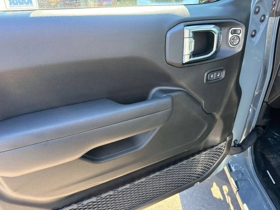 2026 Jeep JT Gladiator - Image 18 of 20
