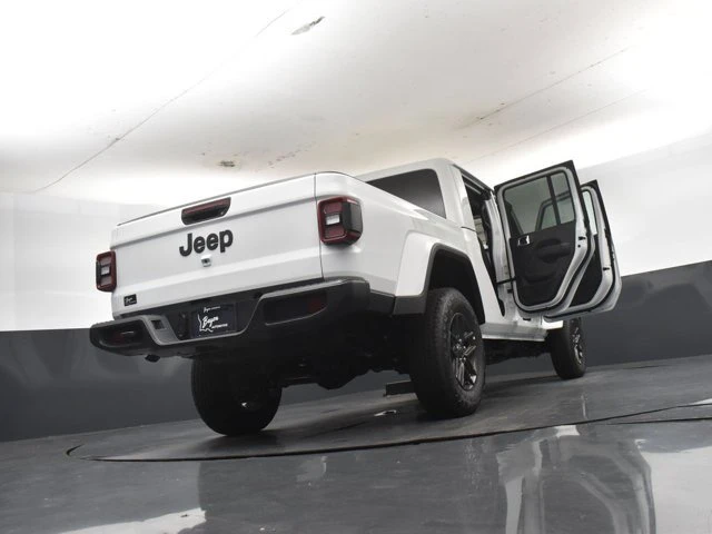 2026 Jeep JT Gladiator - Image 17 of 19