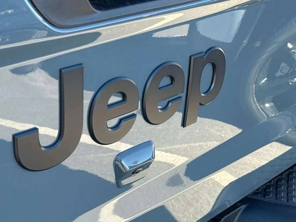 2026 Jeep JT Gladiator - Image 5 of 20