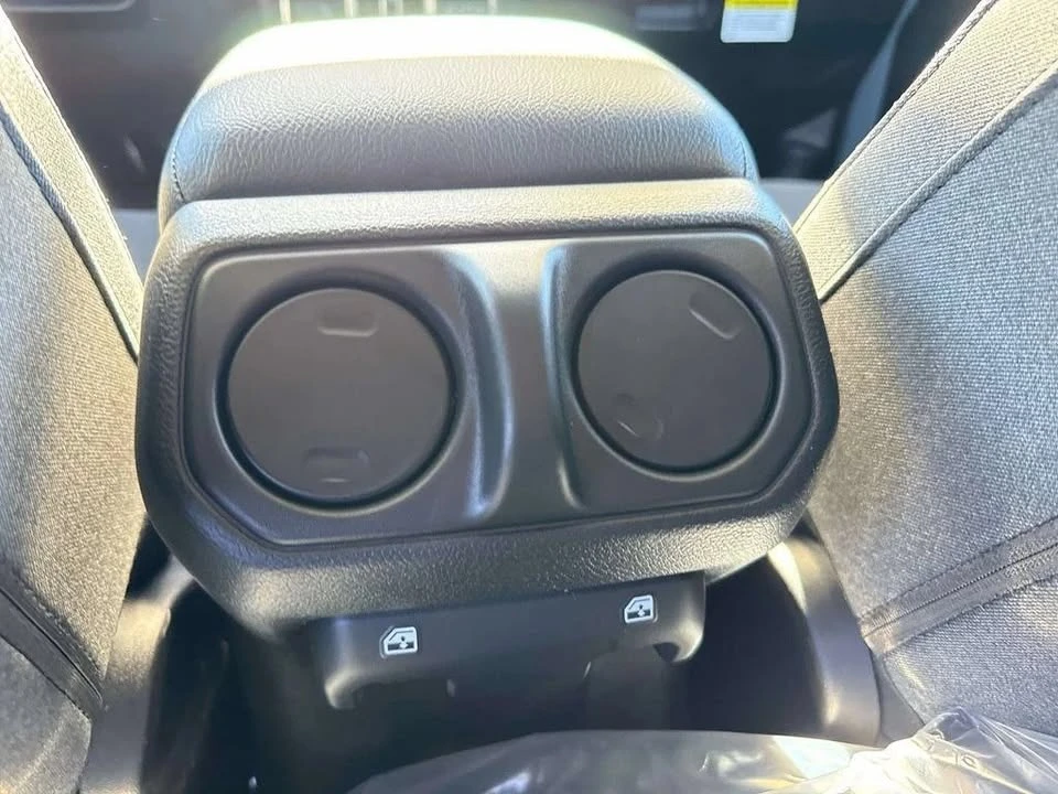 2026 Jeep JT Gladiator - Image 10 of 20
