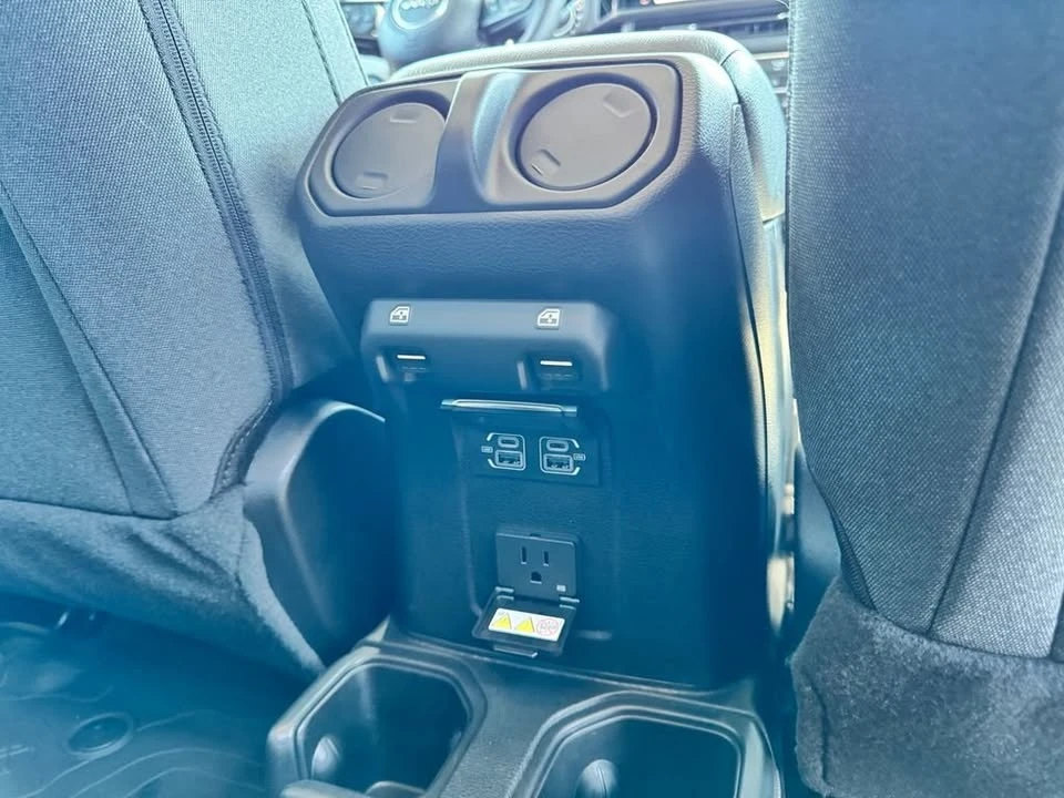 2026 Jeep JT Gladiator - Image 14 of 20