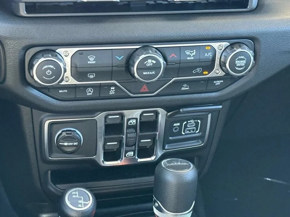 2026 Jeep JT Gladiator - Image 16 of 20