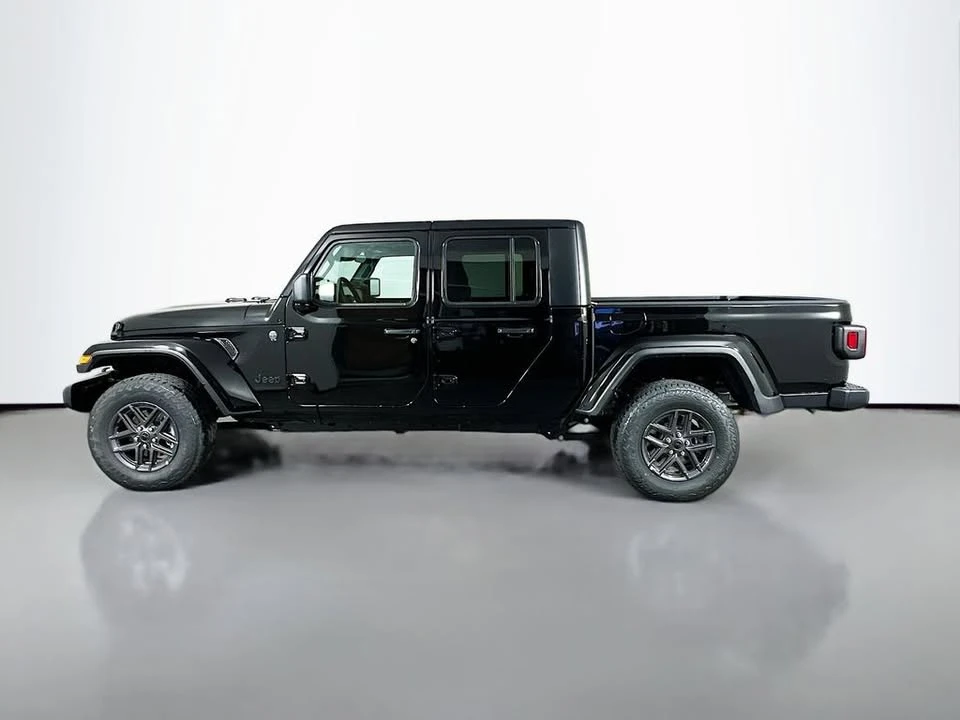2026 Jeep JT Gladiator - Image 9 of 20