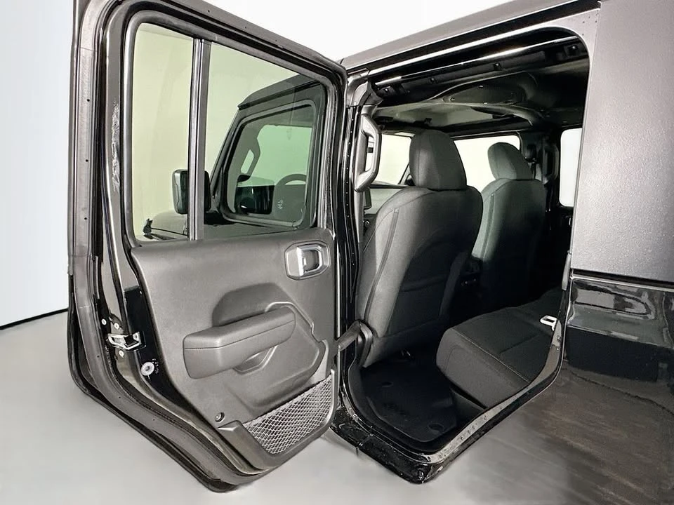 2026 Jeep JT Gladiator - Image 13 of 20