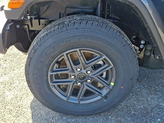 2026 Jeep JT Gladiator - Image 18 of 20
