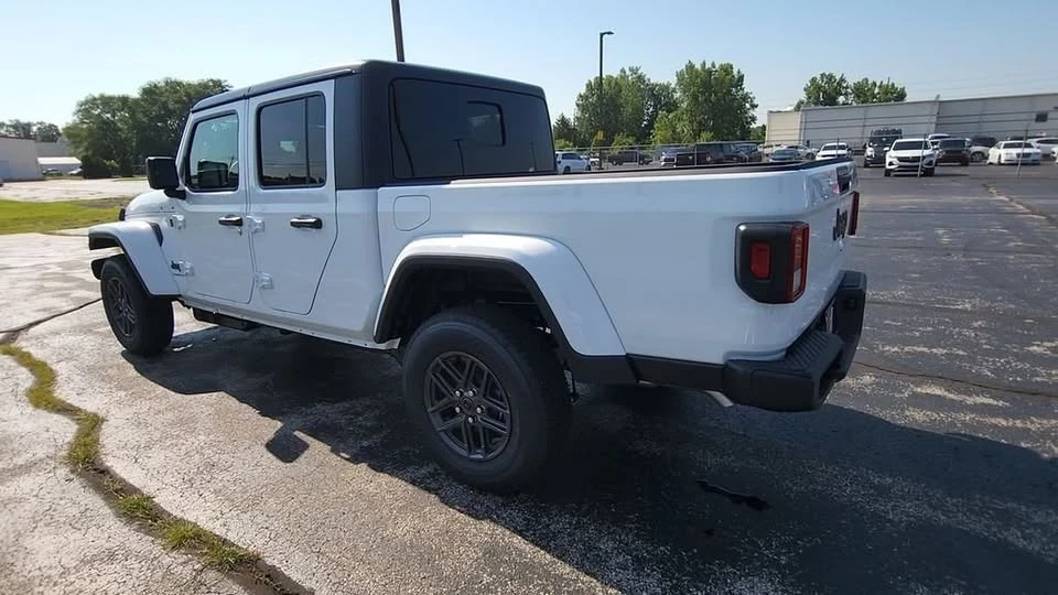 2026 Jeep JT Gladiator - Image 5 of 20