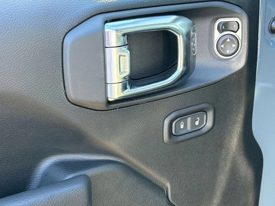 2026 Jeep JT Gladiator - Image 19 of 20
