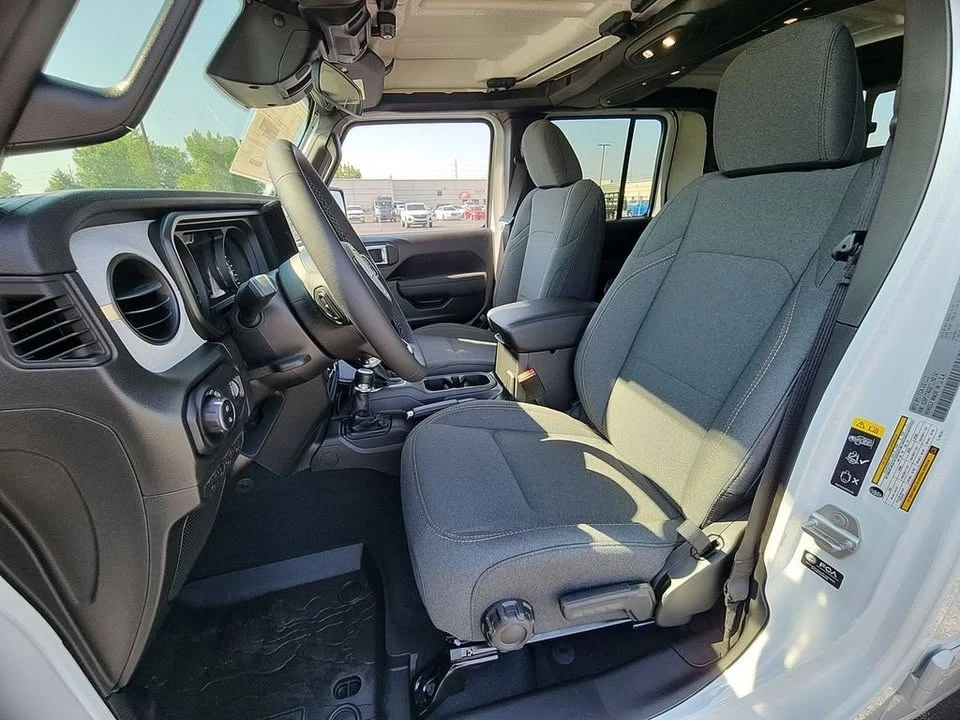 2026 Jeep JT Gladiator - Image 10 of 20