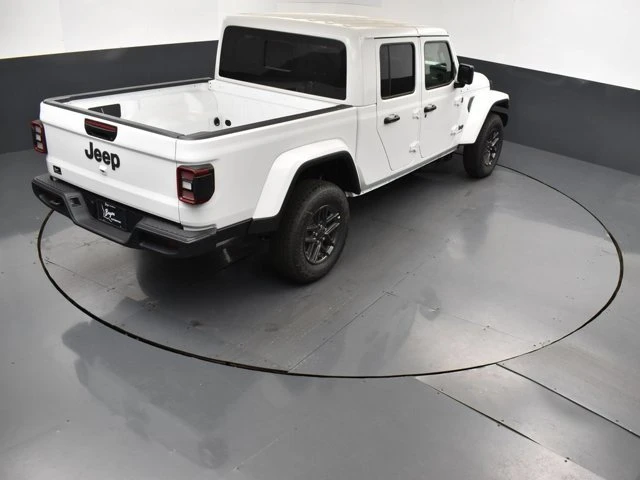 2026 Jeep JT Gladiator - Image 14 of 19