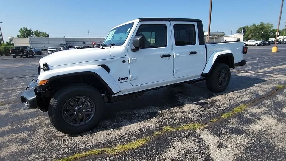2026 Jeep JT Gladiator - Image 3 of 20