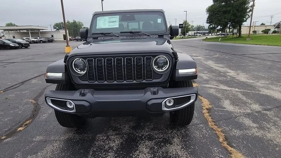 2026 Jeep JT Gladiator - Image 2 of 20