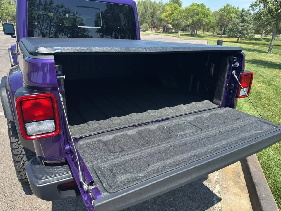 2026 Jeep JT Gladiator - Image 17 of 20