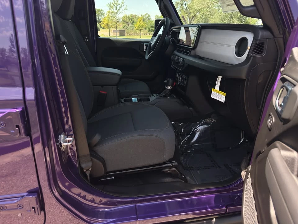 2026 Jeep JT Gladiator - Image 10 of 20