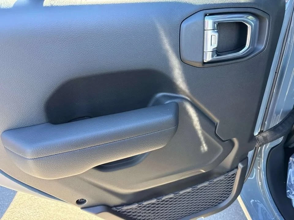 2026 Jeep JT Gladiator - Image 8 of 20