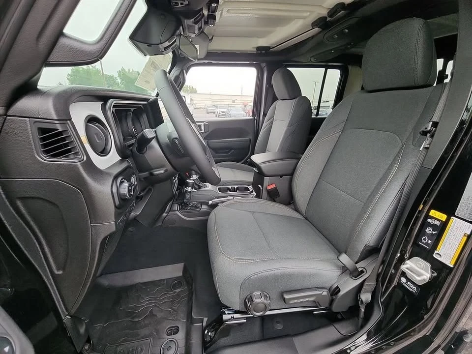 2026 Jeep JT Gladiator - Image 10 of 20
